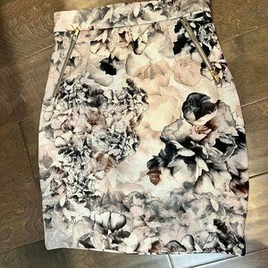 H&M - Floral Pencil Skirt - Size 4